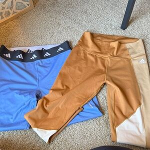 Adidas' Blue and mustard yellow Leggings Set